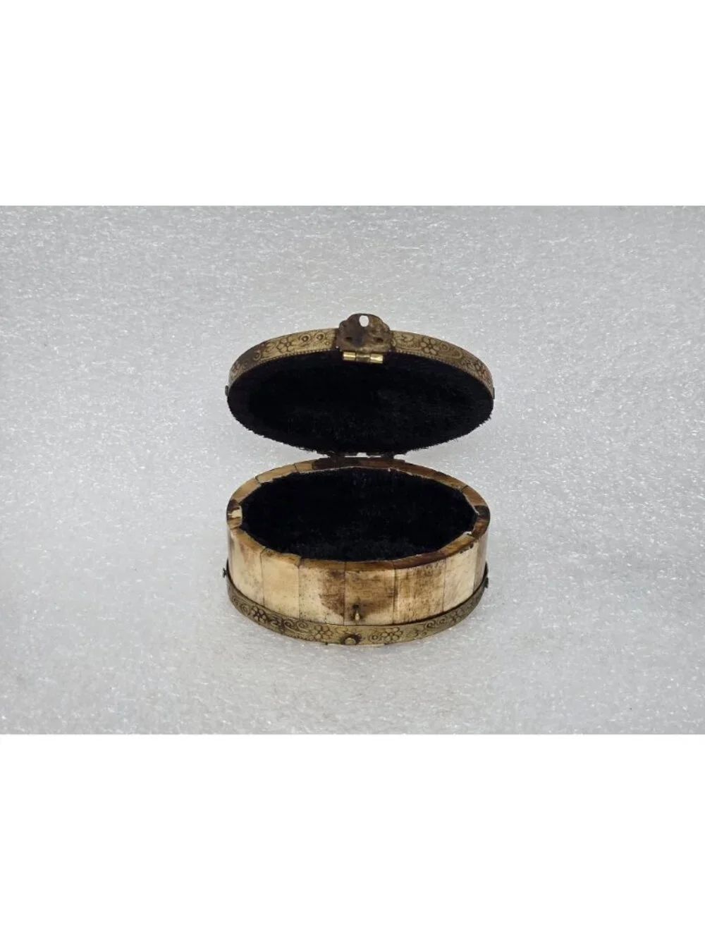 Vintage Oval Trinket Box With Floral Brass Engraving & Bone Inlay Made In India